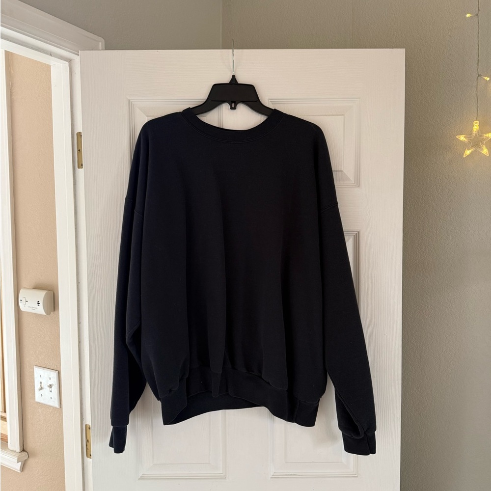 Hane’s Black Sweatshirt